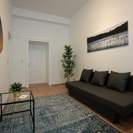 Lovely 1-Bedroom Apartment Next To Praterstern เวียนนา ภายนอก รูปภาพ