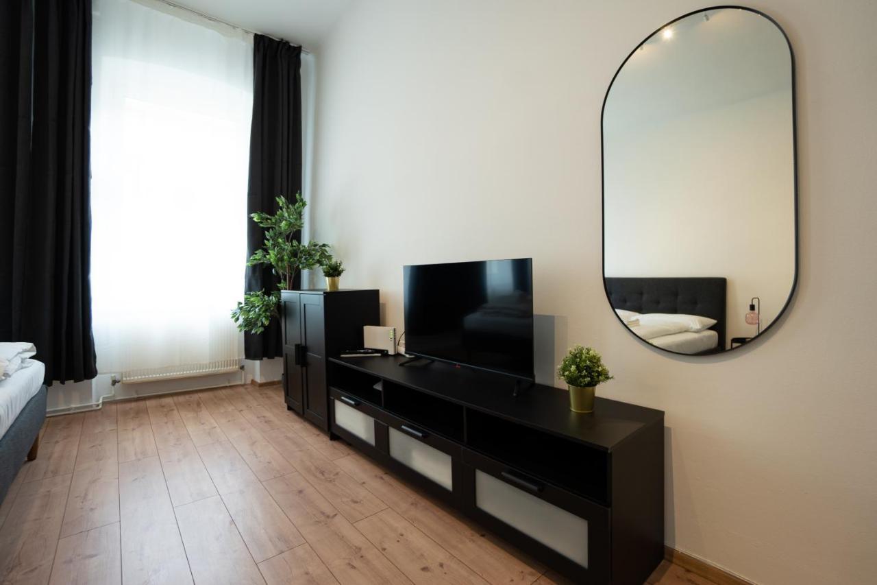 Lovely 1-Bedroom Apartment Next To Praterstern เวียนนา ภายนอก รูปภาพ