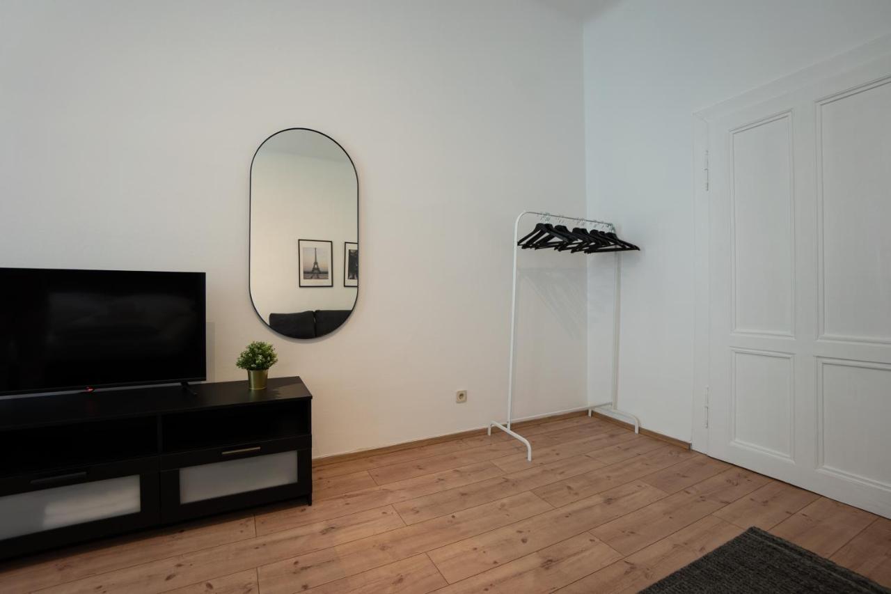 Lovely 1-Bedroom Apartment Next To Praterstern เวียนนา ภายนอก รูปภาพ