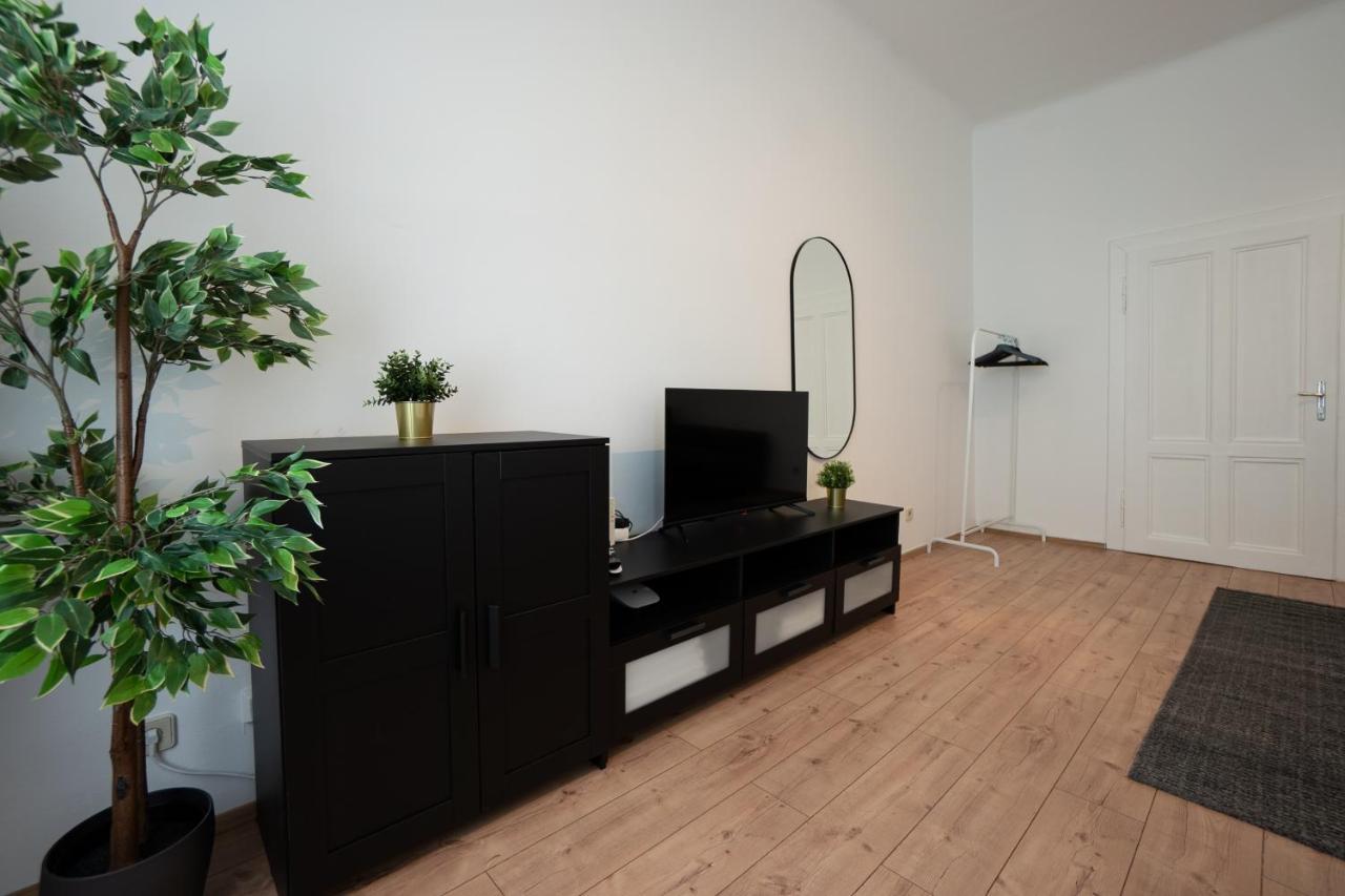 Lovely 1-Bedroom Apartment Next To Praterstern เวียนนา ภายนอก รูปภาพ